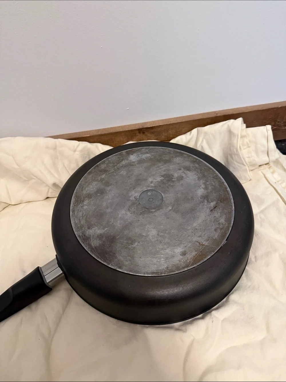 Pampered Chef Black Nonstick Frying Pan with Glass Lid